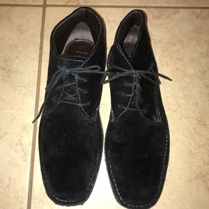 Johnston & Murphy Wallace Chukka in Black Suede